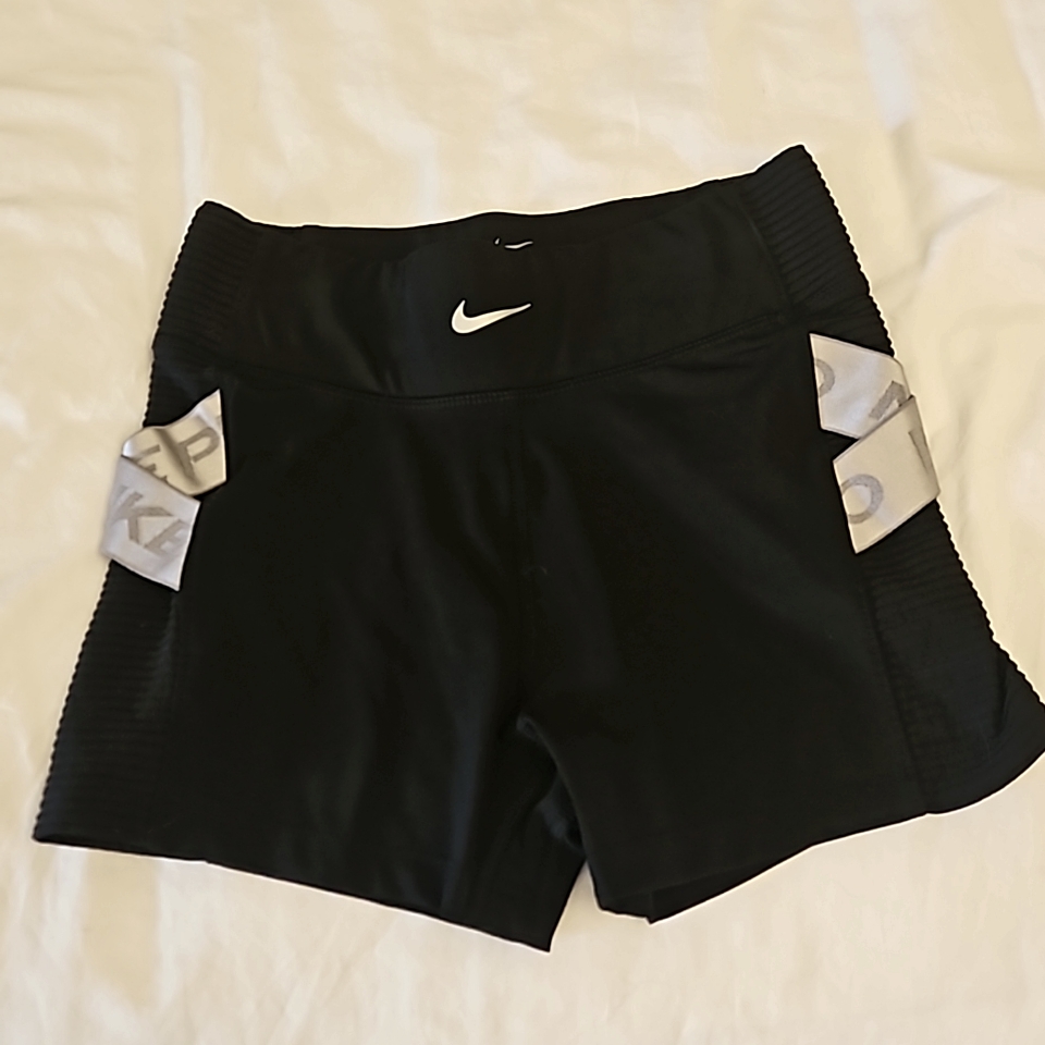 Nike Pro Aeroadapt Pro Shorts